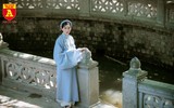 Thiếu nữ Hà Nội đẹp dịu dàng với áo dài cổ phục Việt Nam